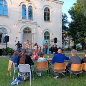 scène ouverte au grand lieu du conte
