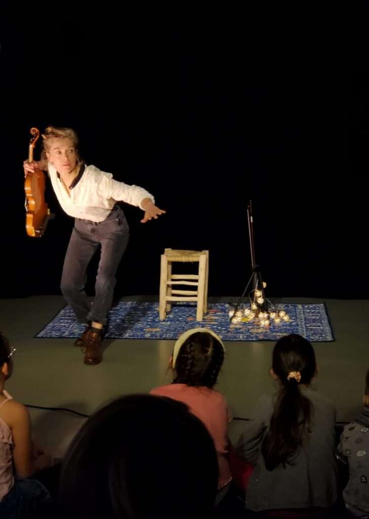 Elyne Lavand conteuse du collectif conte BOBARDS 2025