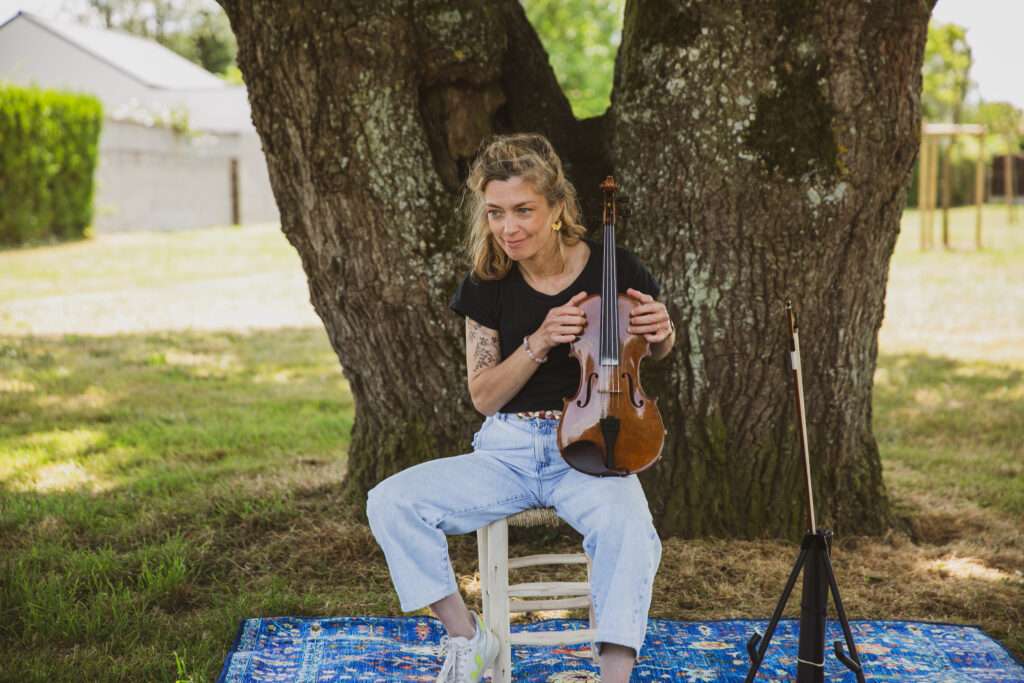 Elyne Lavand conteuse du collectif conte 