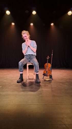 Elyne Lavand conteuse du collectif conte